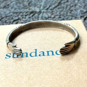 NEW SUNDANCE JOCK FAVOUR SILVER REACH HANDS BRACELET CUFF